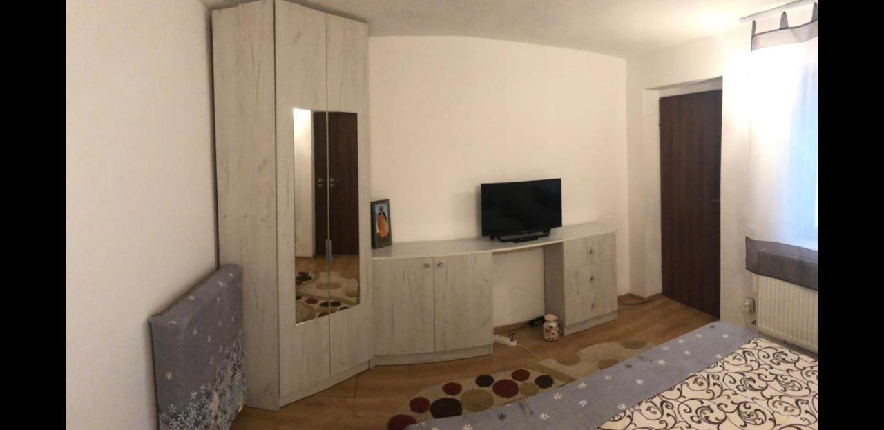 Отель Casa Delia Кэлимэнешти Экстерьер фото