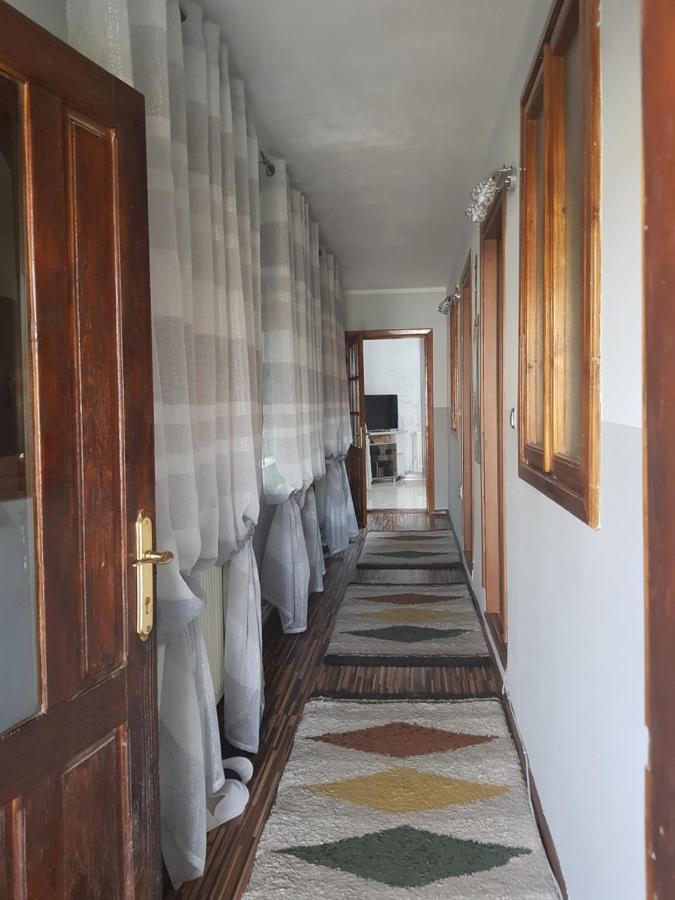 Отель Casa Delia Кэлимэнешти Экстерьер фото